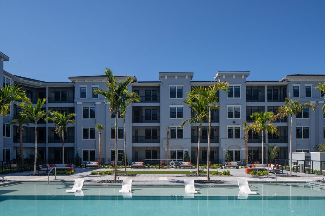 MAREN VENICE APARTMENTS
